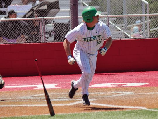 Khris Kassner’s hot bat helps the Bulldogs beat Lorena. Photos by Martelle Luedecke/Luedecke Photography