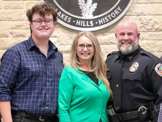 Community welcomes newly-sworn police chief