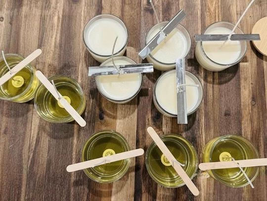 The librarians at the Oakalla Public Library ask if you have ever wanted to make your own candle.  If so, they are holding a workshop on Friday, Feb. 13.
