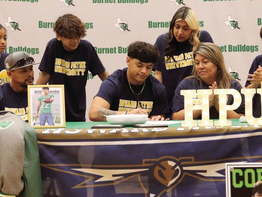 Leader on the rushing attack signs with Howard Payne