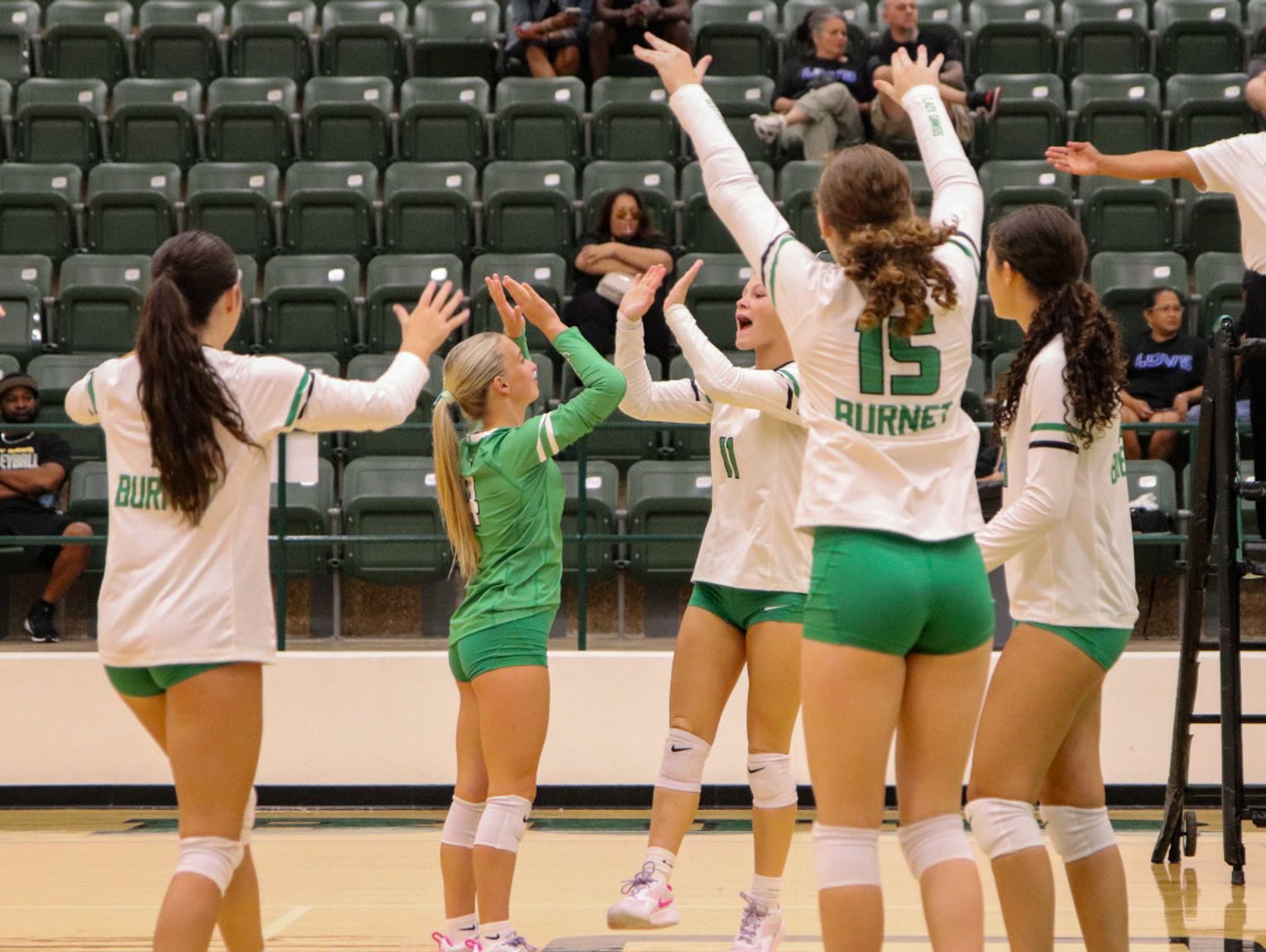 Volleyball team takes winning streak into district play