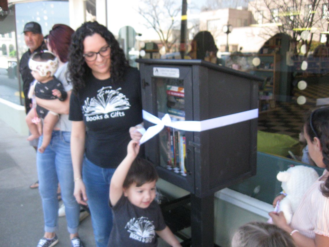 Bookstore launches ‘take a book, leave a book’ library