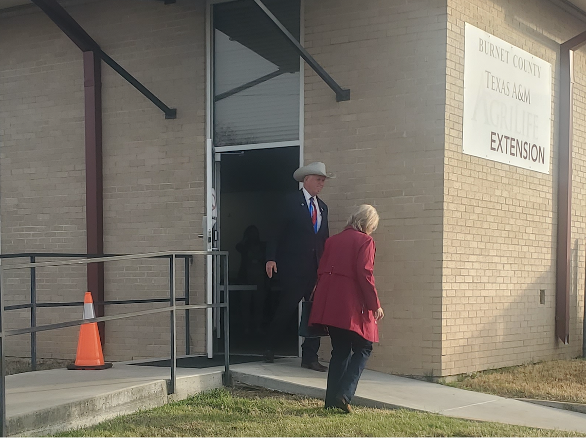 Candidates vote early in primary election