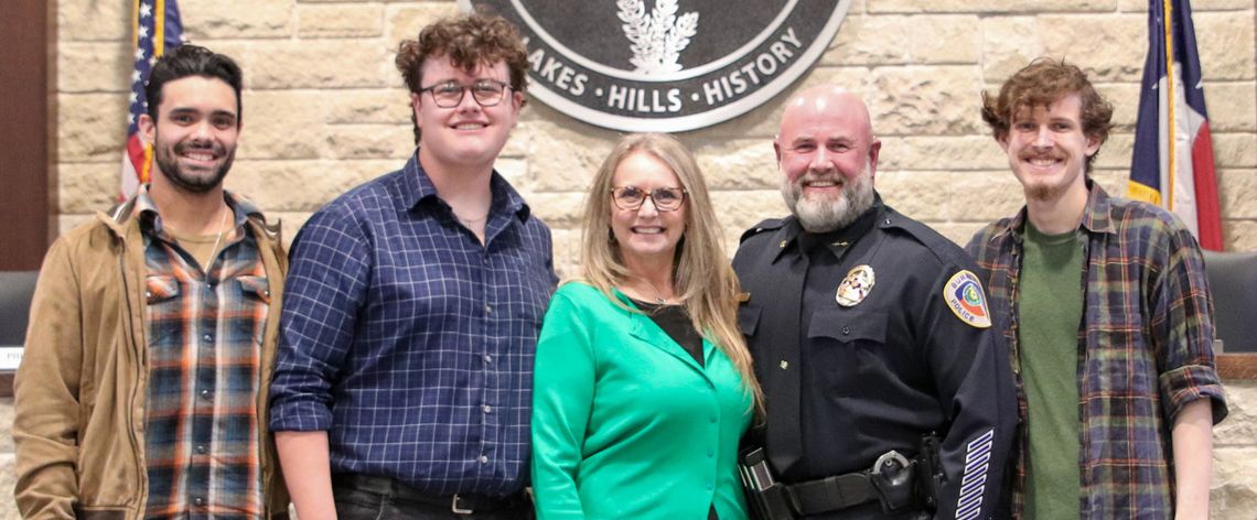 Community welcomes newly-sworn police chief Community welcomes newly-sworn police chief