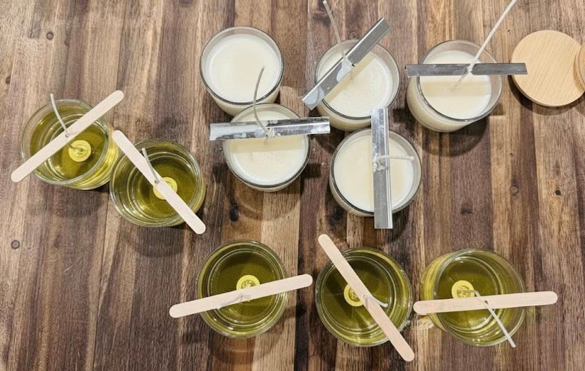The librarians at the Oakalla Public Library ask if you have ever wanted to make your own candle.  If so, they are holding a workshop on Friday, Feb. 13.