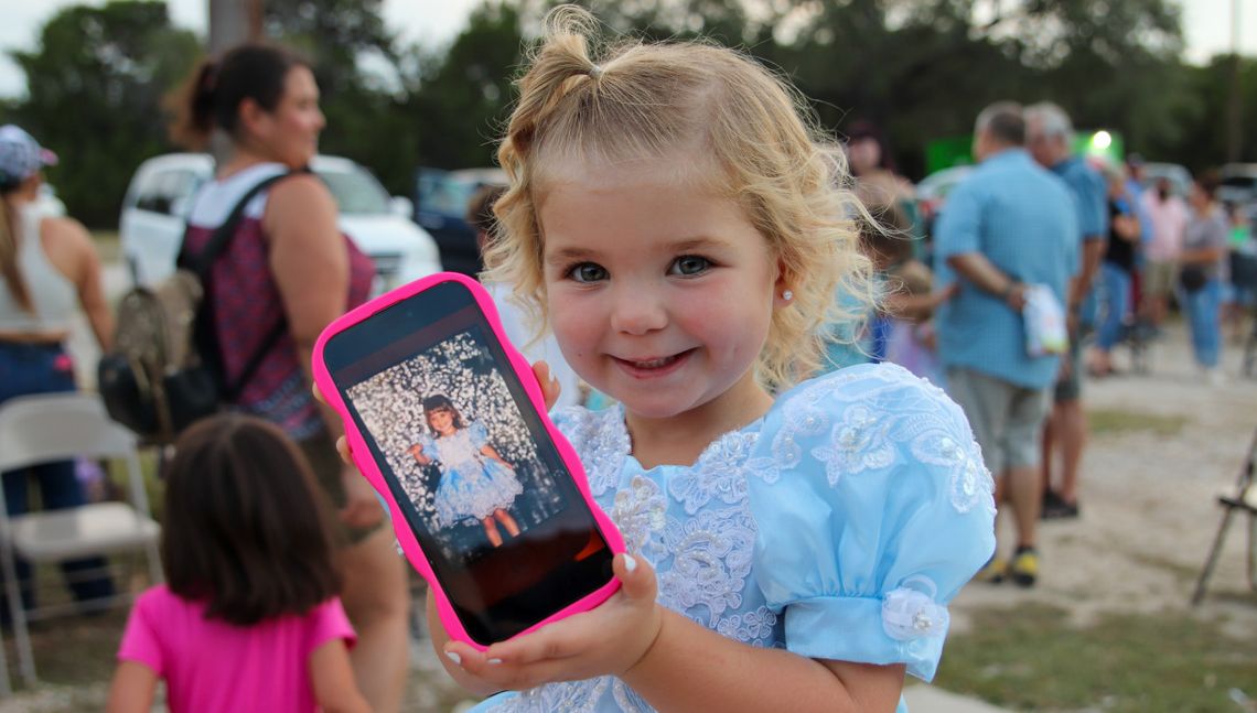 Oatmeal Festival Launches with Tradition and Charm