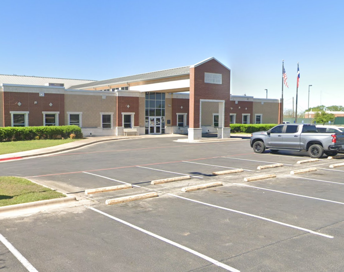 Wind triggers county annex workers evacuation